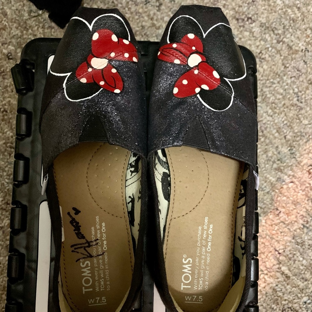 Disney Minnie Toms